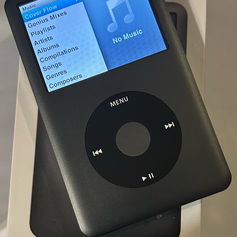 Apple iPod Classic gray 7th generation 160gb with new box and accessories